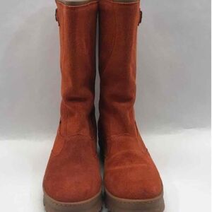 Mid-Calf Suede Heeled Boots in Rust